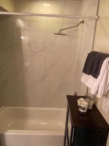 Dc W Street - Parking Included Apartment